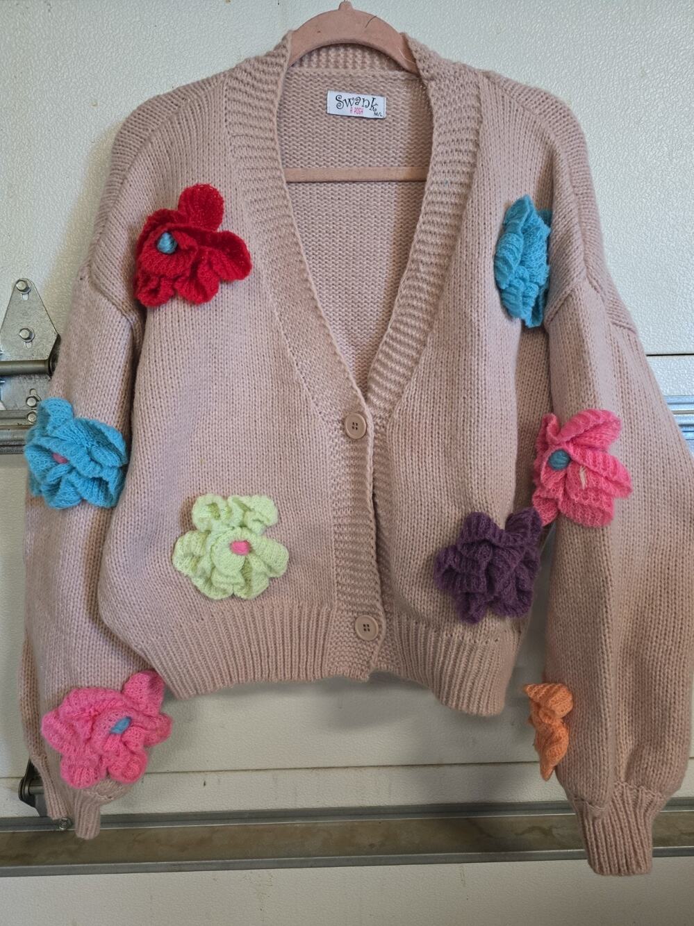 SWANK Women's Floral Knit oversize Tan Cardigan with Colorful Accents Size M/L